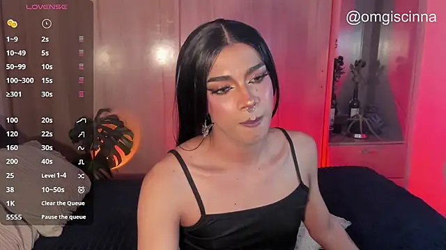 vampy__c1nna: διαδικτυακό σόου στην κάμερα