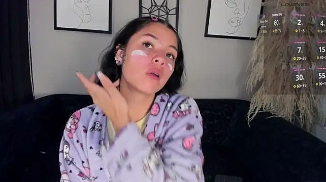 Онлайн чат XXX Kiki_Cam__