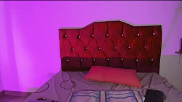 _mia_hot03 live XXX chat