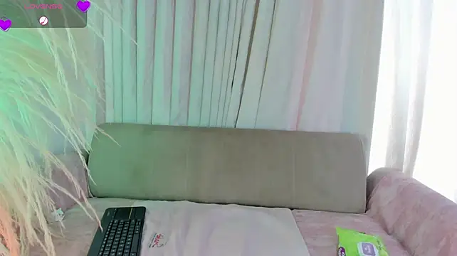 CarolineFyre Adlı Modelin Canlı XXX Sohbeti
