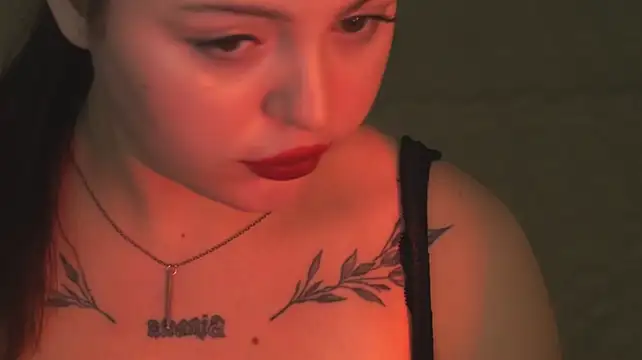 XXX chat uživo modela SinfulKittenn