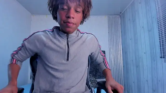 luccas_lowee XXX чат на живо