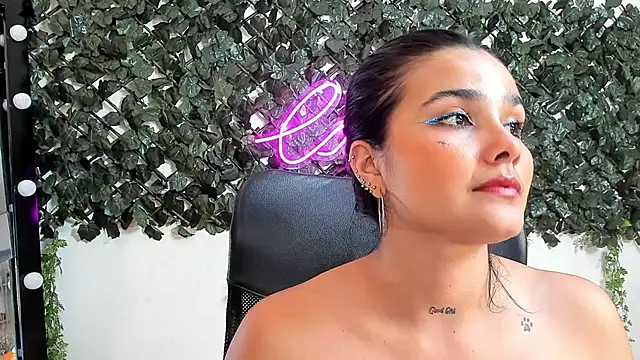 DestinyHills Live XXX-Chat