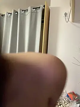 Uugirl00 在線直播表演