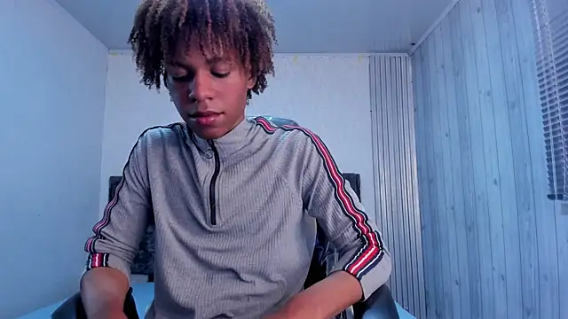 luccas_lowee live XXX chat
