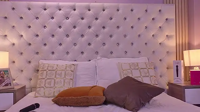 VaniaRouse Chat XXX live