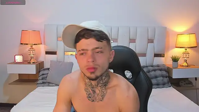 Zeus_damian21's Live XXX Chat