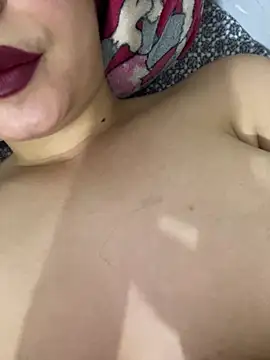 IrresistibleAttractiarabi Adlı Modelin Web Kamerası Şovu