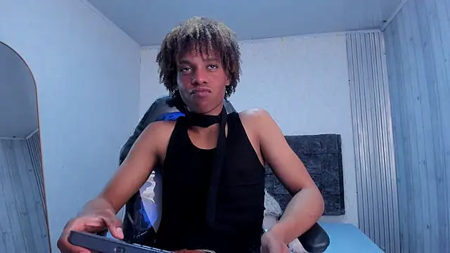 luccas_lowee élő XXX-chatje