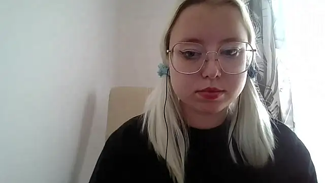 Show modela MaddieTeen na web-kameri