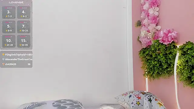 Mikasa_Horny 现场XXX聊天
