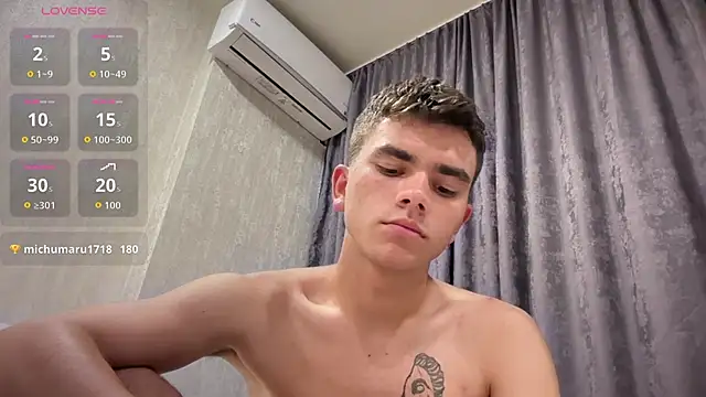 Just_Max02 live XXX chat