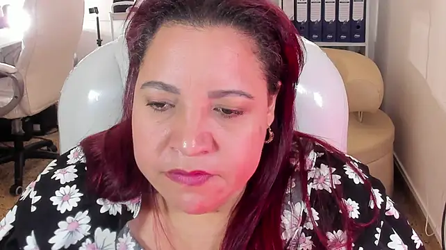 Show de Crystal_mommy na webcam