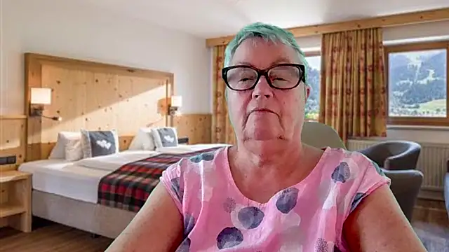 Chat +18 de Mystery-Grandmother ao vivo