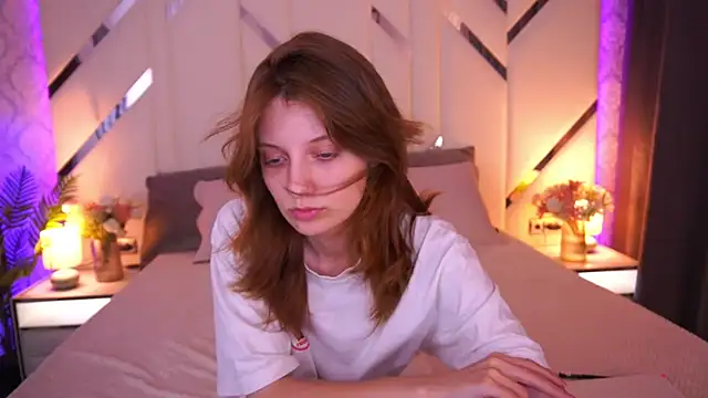 CuteeFoxy's Live XXX Chat