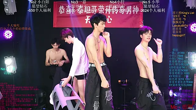 Zouzouboy-001's Live XXX Chat