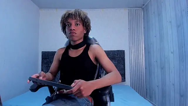 luccas_lowee élő XXX-chatje