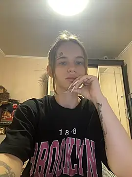 LeinaWoluers' Live XXX Chat