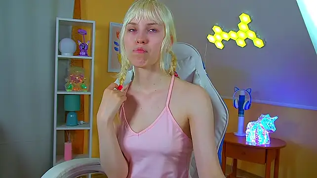 צ'אט XXX בשידור חי של HannahHollis