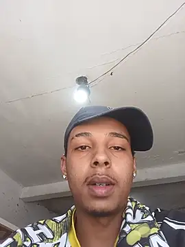 Olliveira__ লাইভ XXX চ্যাট
