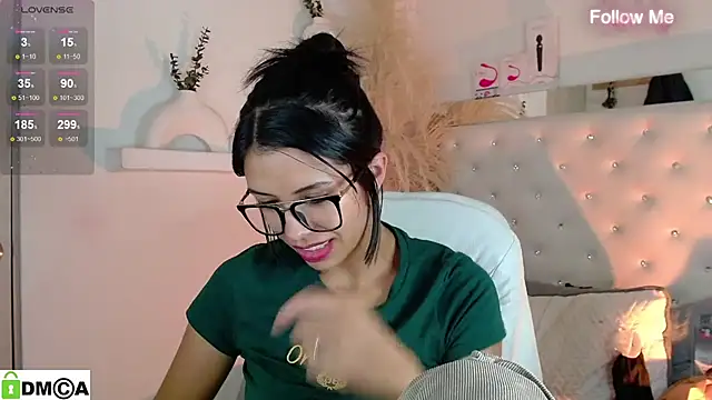 zoe_sexy_latin_19's Live XXX Chat