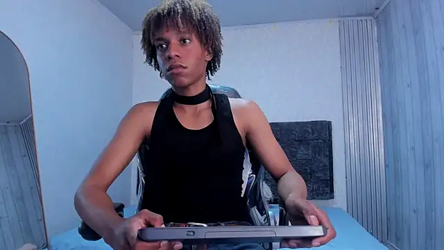luccas_lowee live XXX chat