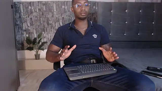 IsiahMaxwell 라이브 XXX 채팅