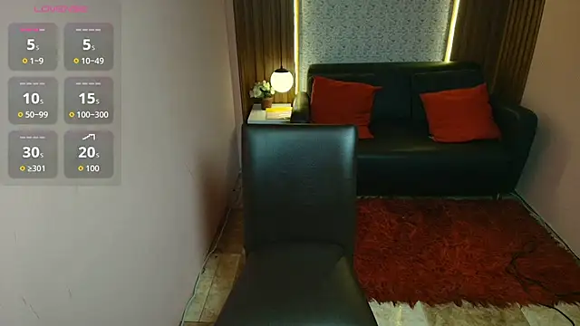 MoriahStorm Adlı Modelin Canlı XXX Sohbeti