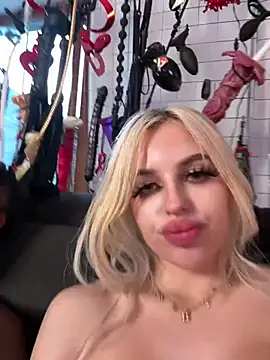 Chat +18 de Steffi_Snowbunny ao vivo