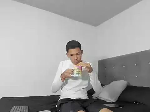 RoyStevenn Live XXX chat
