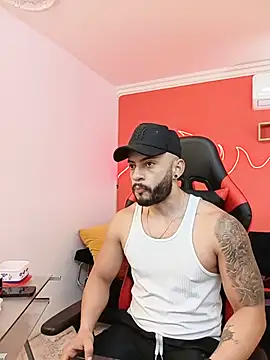 Show modela Mike_savage3 na web-kameri