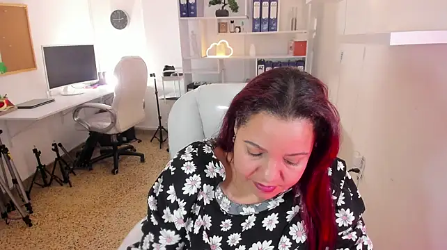Chat +18 de Crystal_mommy ao vivo