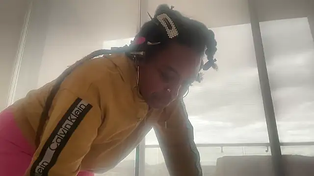 Chat +18 de ChocolateCakeQueen ao vivo