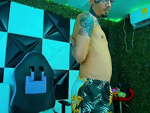 Boy_tatto77's Live XXX Chat