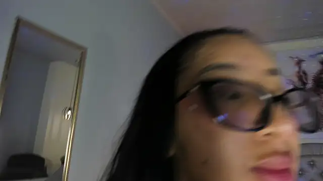 Chat XXX en directo de ayshel__