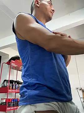 צ'אט XXX בשידור חי של Paul22cm-