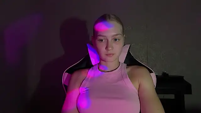 blondegirl2026's Live XXX Chat