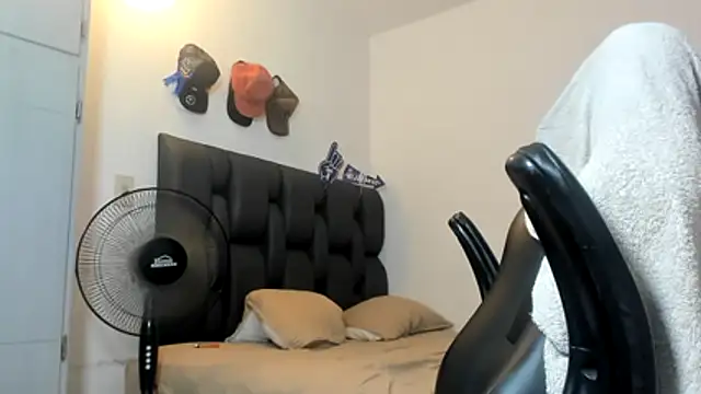 Lyon_vach's Webcam Show