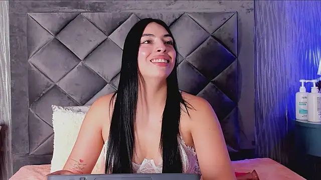 Ashly_bloom_ Chat XXX in diretta