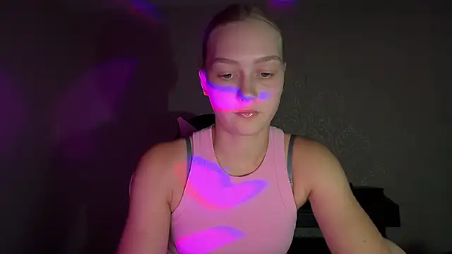 blondegirl2026 Adlı Modelin Canlı XXX Sohbeti