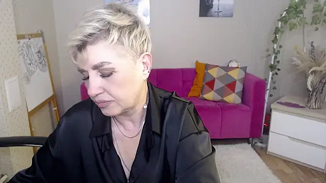 sexy_milffa Adlı Modelin Canlı XXX Sohbeti