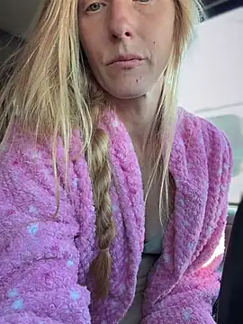Chat +18 de GoldenFlameGoddess ao vivo