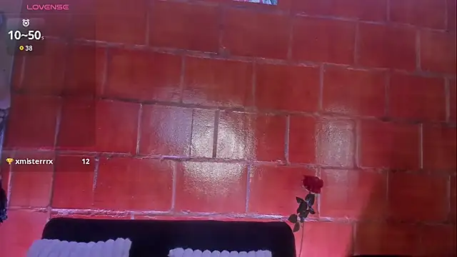 Chat +18 de Nina_Pretty_eyes ao vivo