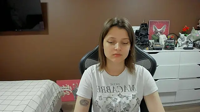 Chat +18 de SoniNesti ao vivo