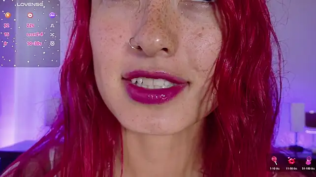 Chat +18 de luccycollins_ ao vivo