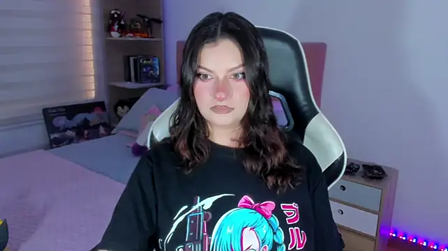 Chat +18 de OphelianaRose33 ao vivo