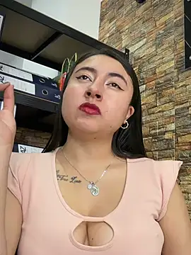 _Sarah-Office1 Webcam show
