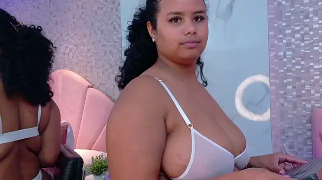 Chat +18 de KarlaRonso ao vivo