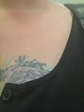 Chat +18 de julimonroe ao vivo