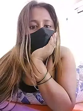 Show de LoveLy-Soneya na webcam